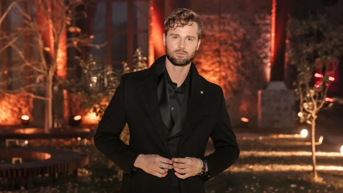 Алекс Топольський поділився, як ставиться до пластичних операцій