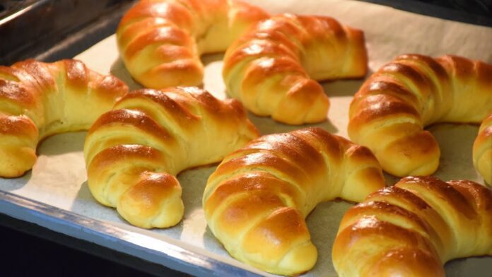 Рецепт тіста для пишних рогаликів на кефірі Рецепт тіста для пишних рогаликів на кефірі