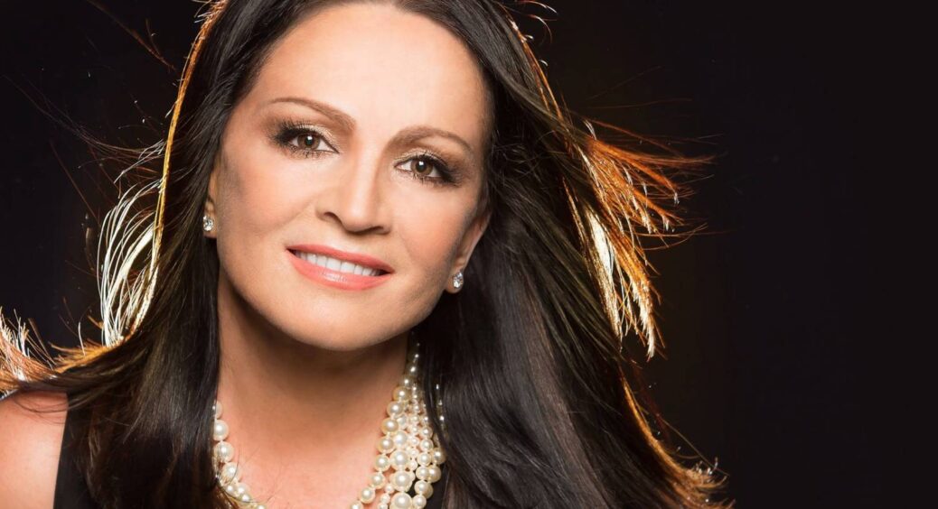 Де живе Софія Ротару? Розкішну садибу народної артистки показали з висоти: переплюнула навіть Камалію 