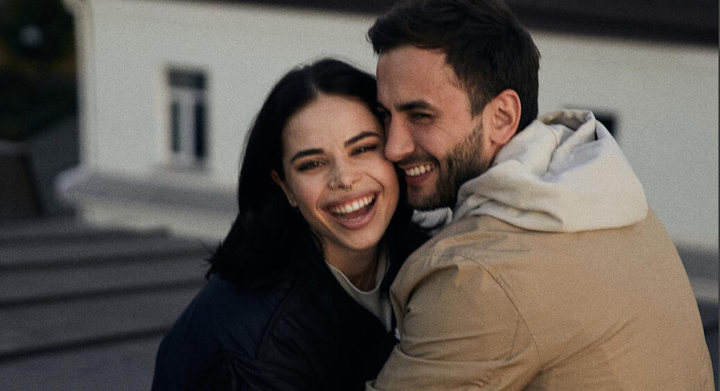 “Я вагітна”: наречена екс-учасника “Холостячки” Романа Свечкоренка прояснила причину швидкого весілля 