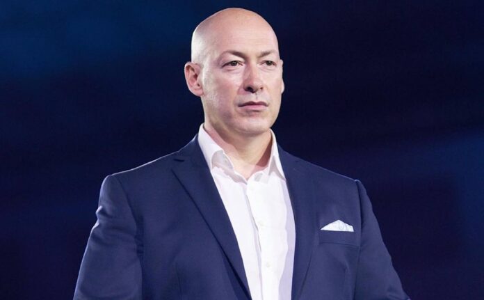 На які еошти живе Дмитро Гордон під час війни