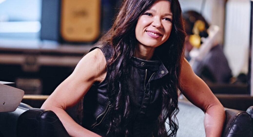 Капсульний гардероб Руслани: співачка, яка не зраджує своєму сценічному іміджу вже 20 років 