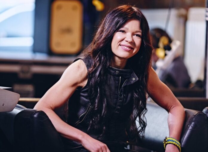 Співачка, яка не зраджує своєму сценічному іміджу вже 20 років Співачка, яка не зраджує своєму сценічному іміджу вже 20 років