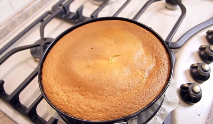 Рецепт тіста та правила випікання бісквітних коржів, про які не знають навіть шеф-кухарі