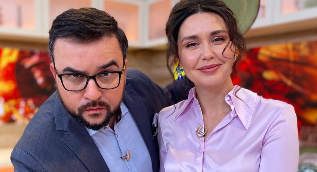 Зірка “Сніданку з 1+1” Руслан Сенічкін потрапив у конфуз в ефірі: задивився на Барбір і втратив дар мови 