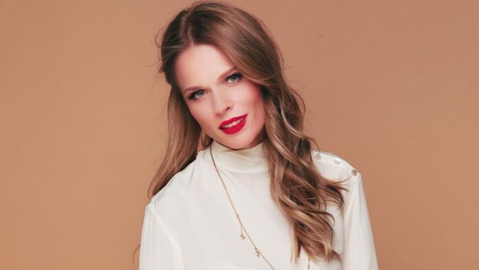 Ольга Фреймут в сукні з чічею показала, як виглядає зараз