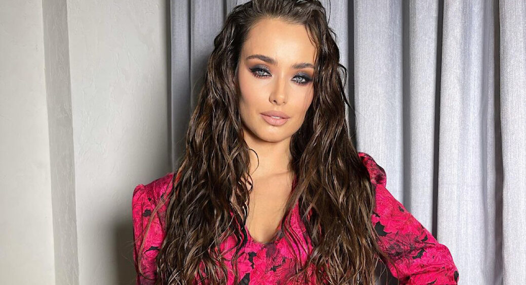 Холостячка Мішина показала, як виглядає її мама, якій не пощастило стати тещею Еллерта: “Плете мені косички” 