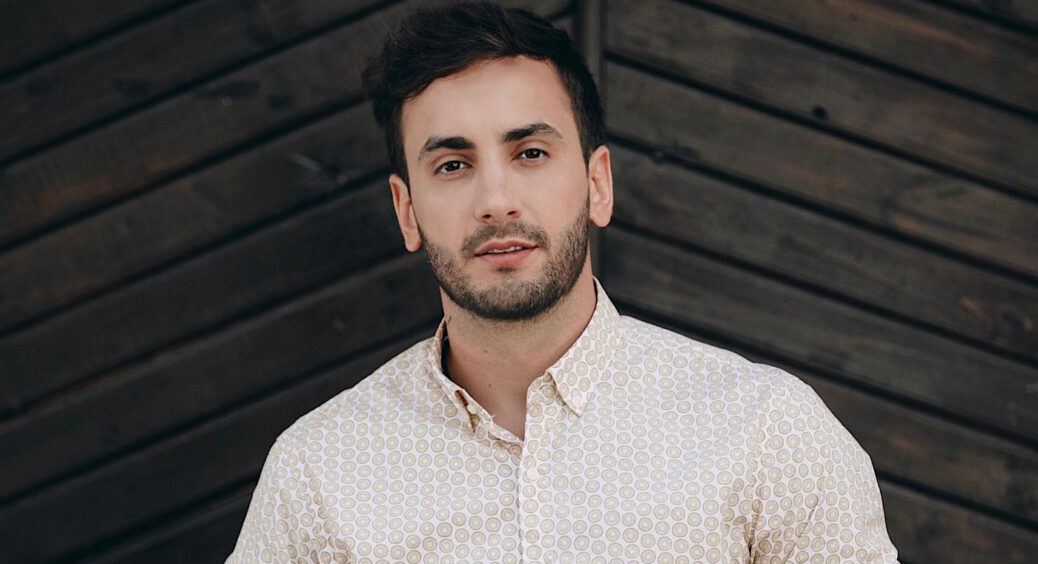 “Так і має бути?”: Роман Свечкоренко показав своє роздуте обличчя і зізнався, як переніс пересадку волосся 