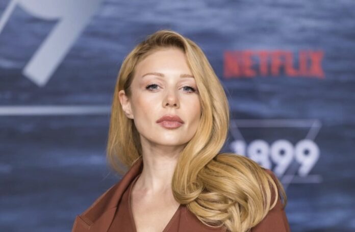 Тіна Кароль вирішила покинути Україну Тіна Кароль вирішила покинути Україну