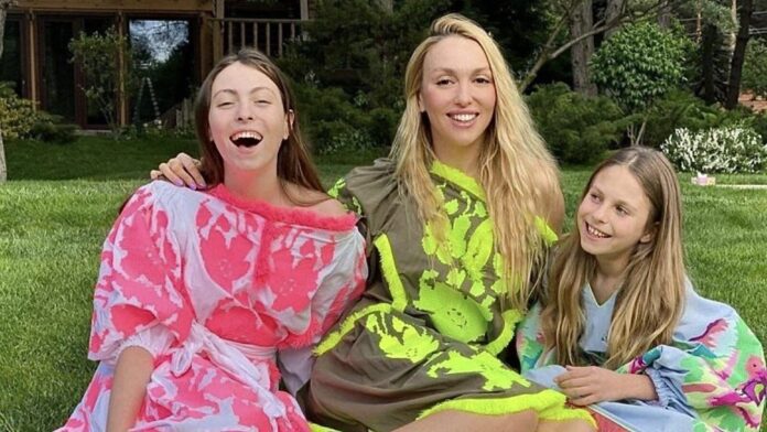 Оля Полякова розповіла про навчання доньки за кордоном Оля Полякова розповіла про навчання доньки за кордоном