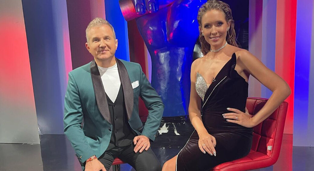 Поки Катерина Осадча не бачить, Юрій Горбунов дуже радісно обіймається з Джамалою: “Неперевершено” 