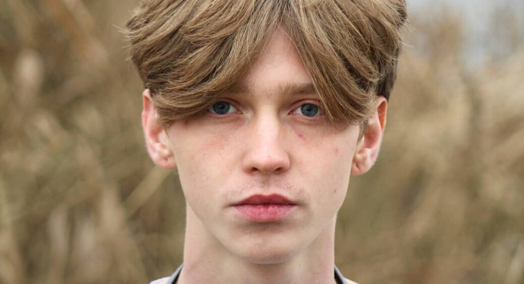 Куди зник переможець “МастерШеф” Цвігун: насолоджується обіймами немолодої, але розкішної жінки зі зв’язками 