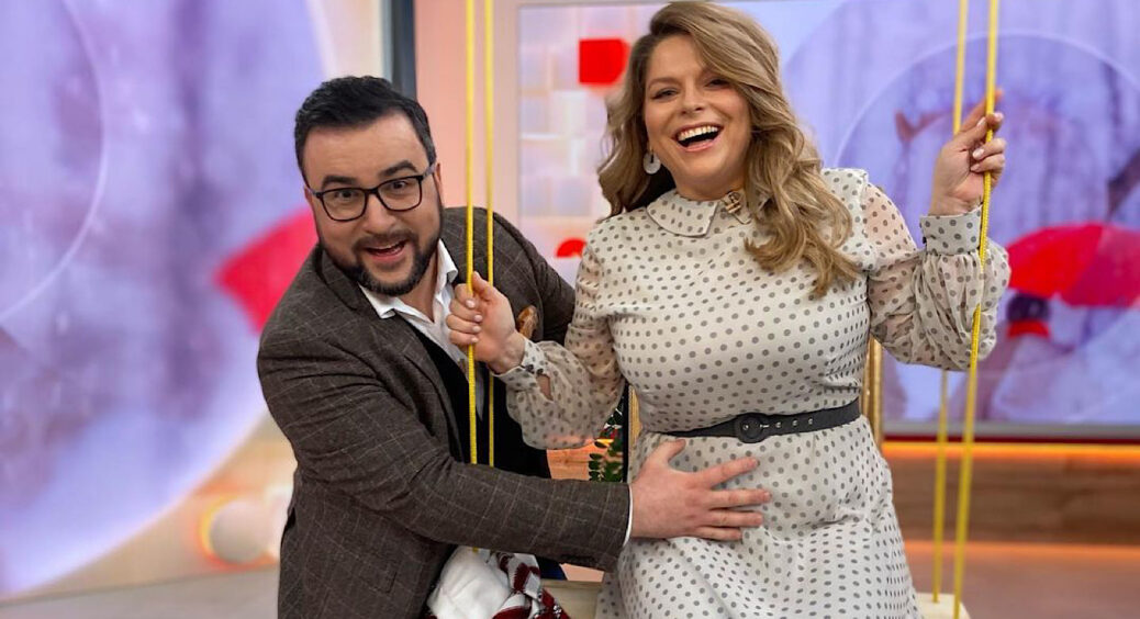 Неля Шовкопляс з “Сніданку” повідомила про поповнення і показала новонароджену: “Щоб всі так народжували” 