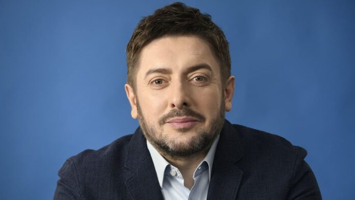 Олексій Суханов розповів, як в нього вимагали хабар за громадянство Олексій Суханов розповів, як в нього вимагали хабар за громадянство