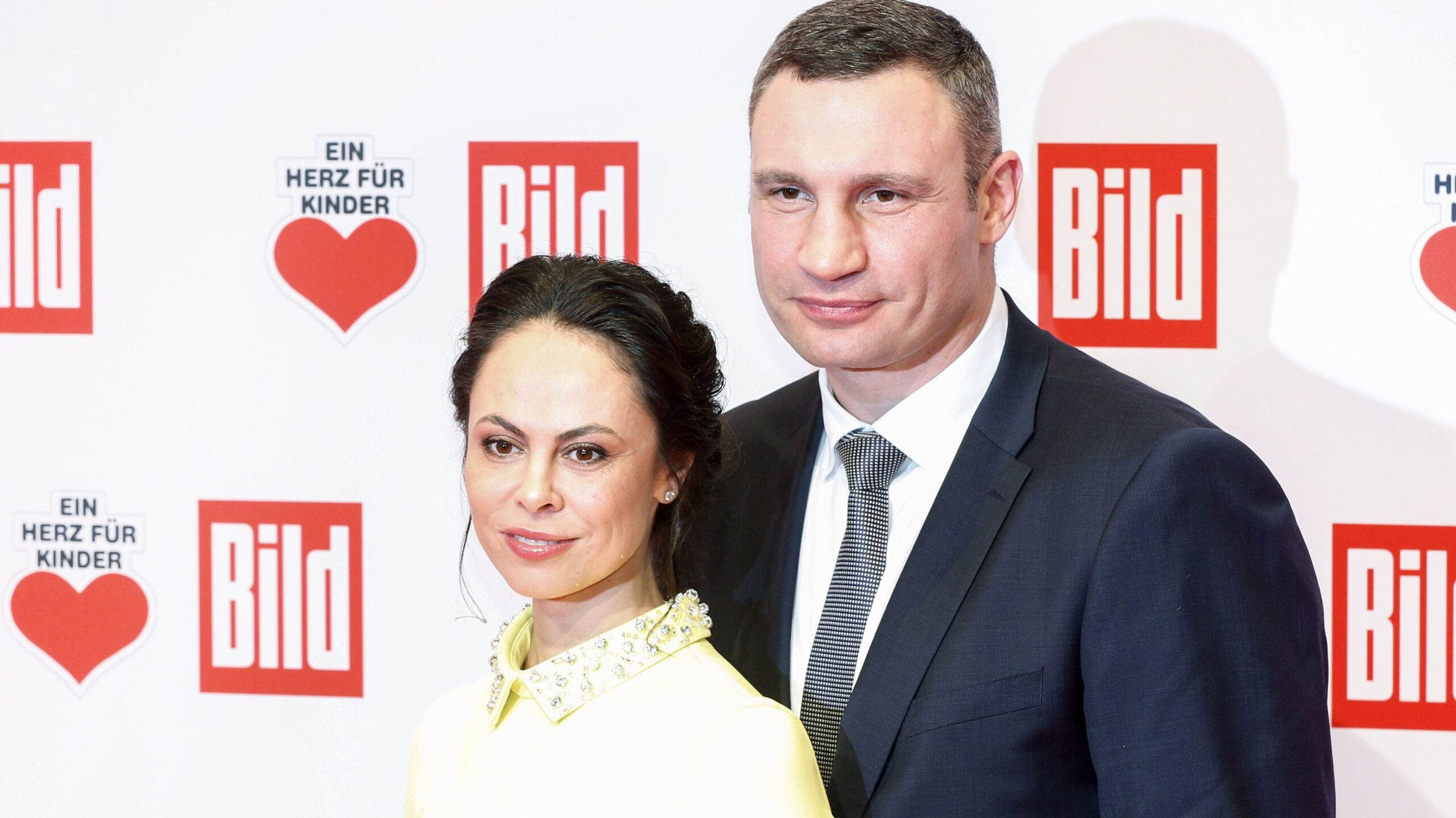 Екс-дружина мера Києва Наталія Єгорова похизувалась юним та завидним нареченим