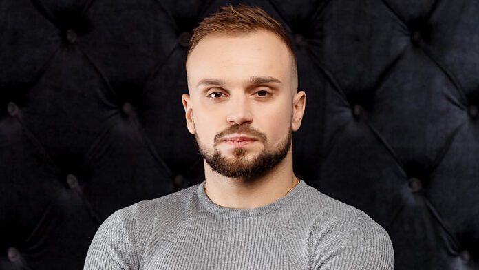 Влад Міцкевич показав, чк виглядає дружина 