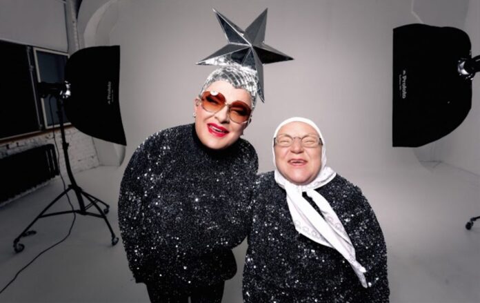 Вєрка Сердючка досягла бажаного та разом з мамою вирушила на море