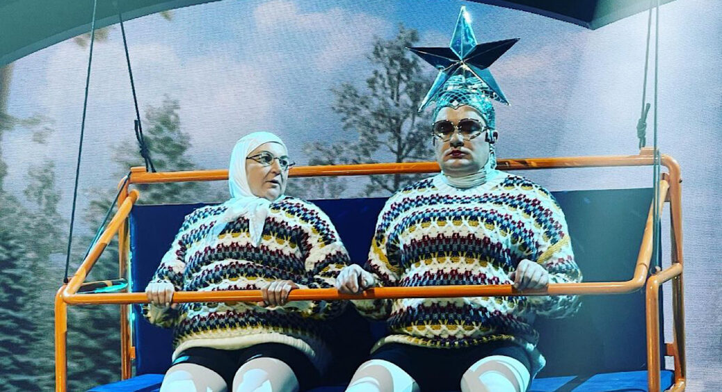 Як виглядає 55-річна мама Вєрки Сердючки без сценічного гриму: модна стрижка та виразні губи 