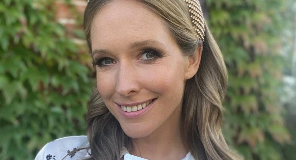 Катя Осадча зробила подаруночок на день народження Горбунова та показала округлий живіт: багатодітна мама 