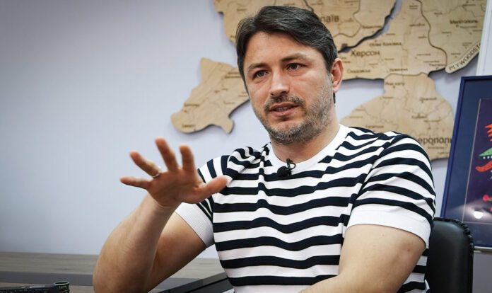 Якою є перша дружина Притули?