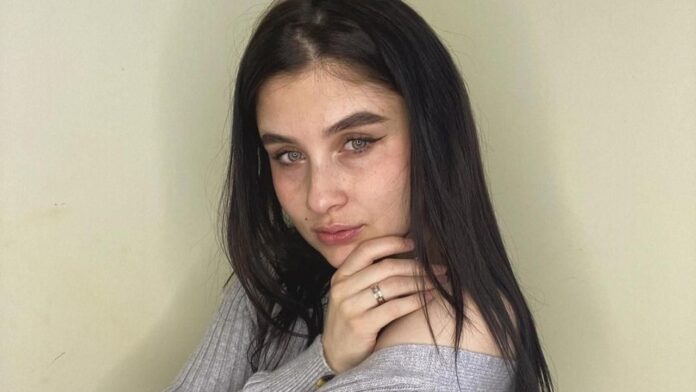 Дружина Романа Сасанчина поскаржилася на свою вагу та лінь