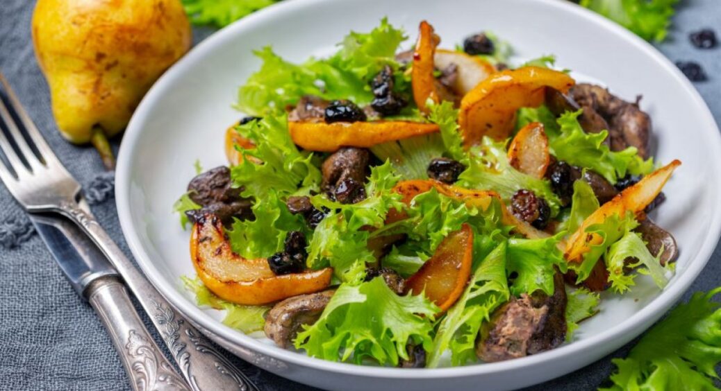 Фантастичний рецепт: салат із печінкою, апельсином та грушею – кухарі розкрили секрети приготування 