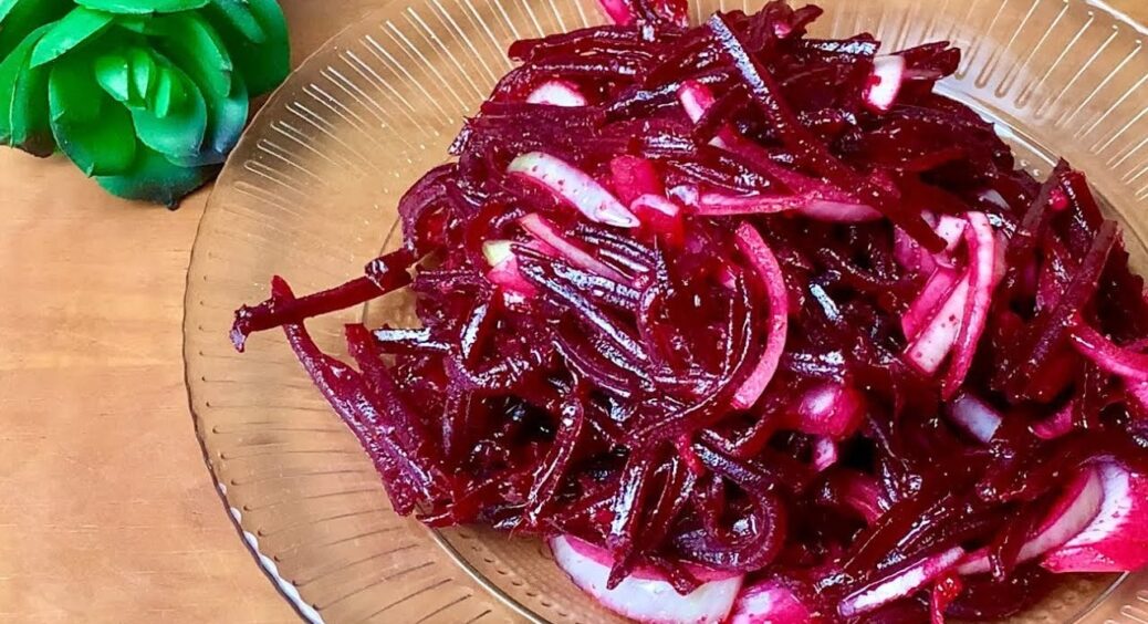 Смачно та корисно: фантастична закуска з буряка, яка не залишить байдужим нікого – спробуйте і ви 