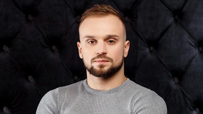 Влад Міцкевич показав свою матусю 