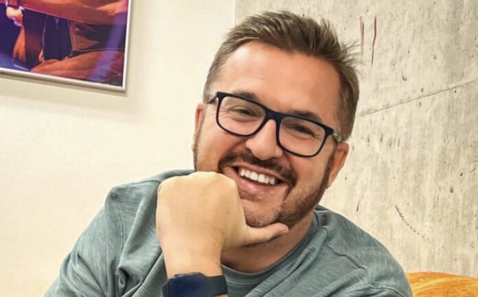 Олександр Пономарьов повідомив, що став хрещеним батьком