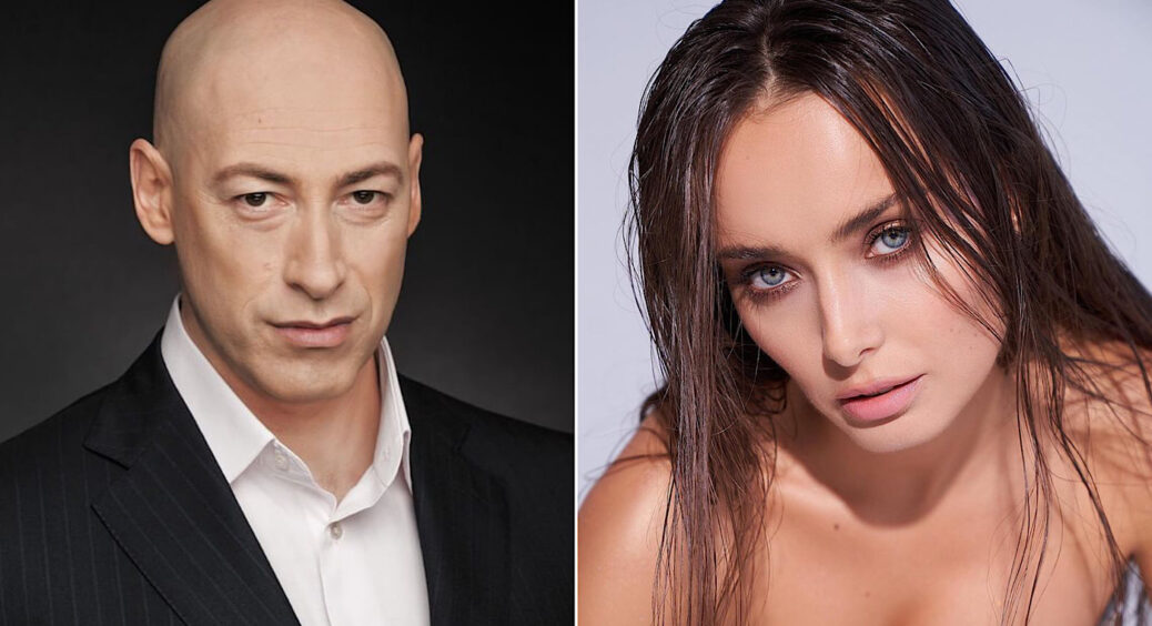 Гордон у яскраво-червоних шортах зачарував екс-холостячку Мішину: лисий журналіст поза всякою конкуренцією 