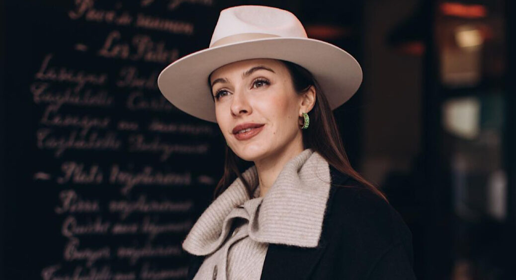 Бабусин стиль: Колишня Остапчука Христина Горняк одягла на себе плетену сукню – більше схоже на плед 