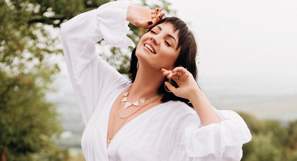 Оля Цибульська показала свій обід: бідненькі канапешки, рулет із лаваша і тарталетки без червоної ікри 