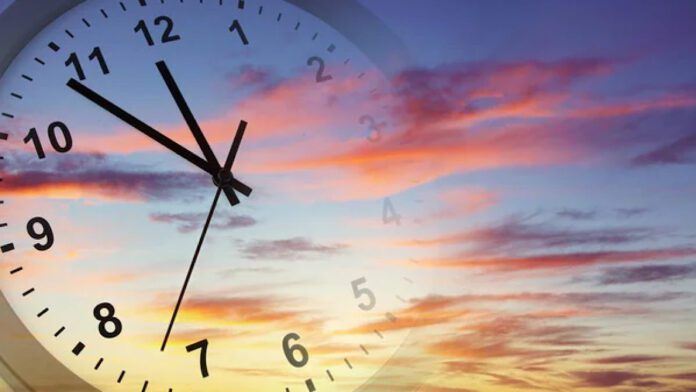 Коли переводити годинник у 2023 році