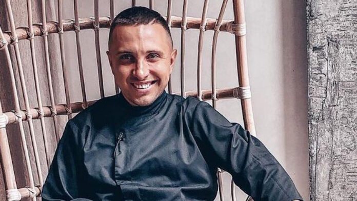 Пава розповів про свої пригоди з машиною 