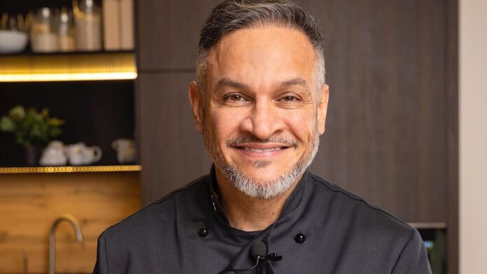 52-річний Хіменес Браво здивував, як змінювалася його зовнішність із 18 років