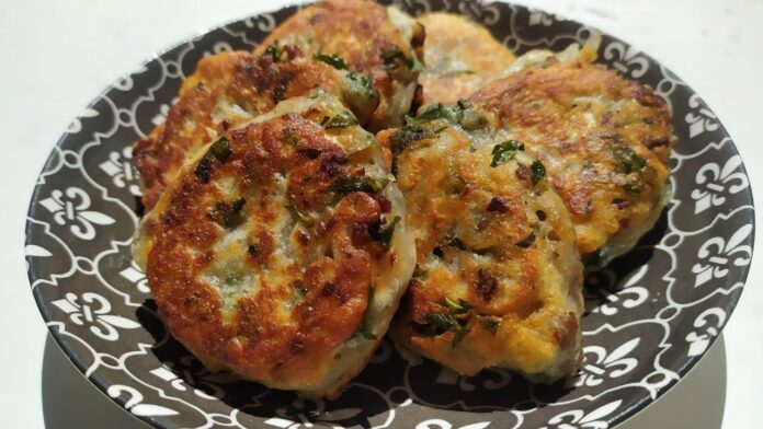 Ліниві смажені пиріжки з картоплею Ліниві смажені пиріжки з картоплею