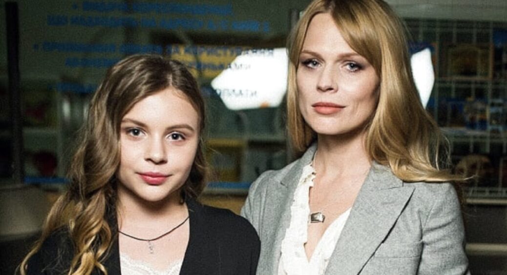 Донька Олі Фреймут Злата Мітчелл неочікувано приїхала у Київ: а маму у Лондоні залишила? 