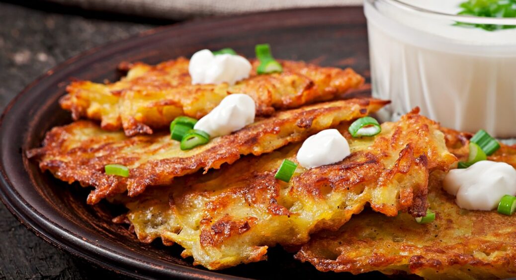 Рецепт хрустких дерунів із секретом: один інгредієнт змінить звичний смак та перетворить їх на шедевр 