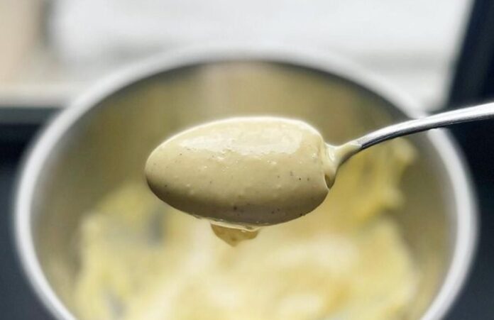 Домашній майонез із мінімальної кількості інгредієнтів