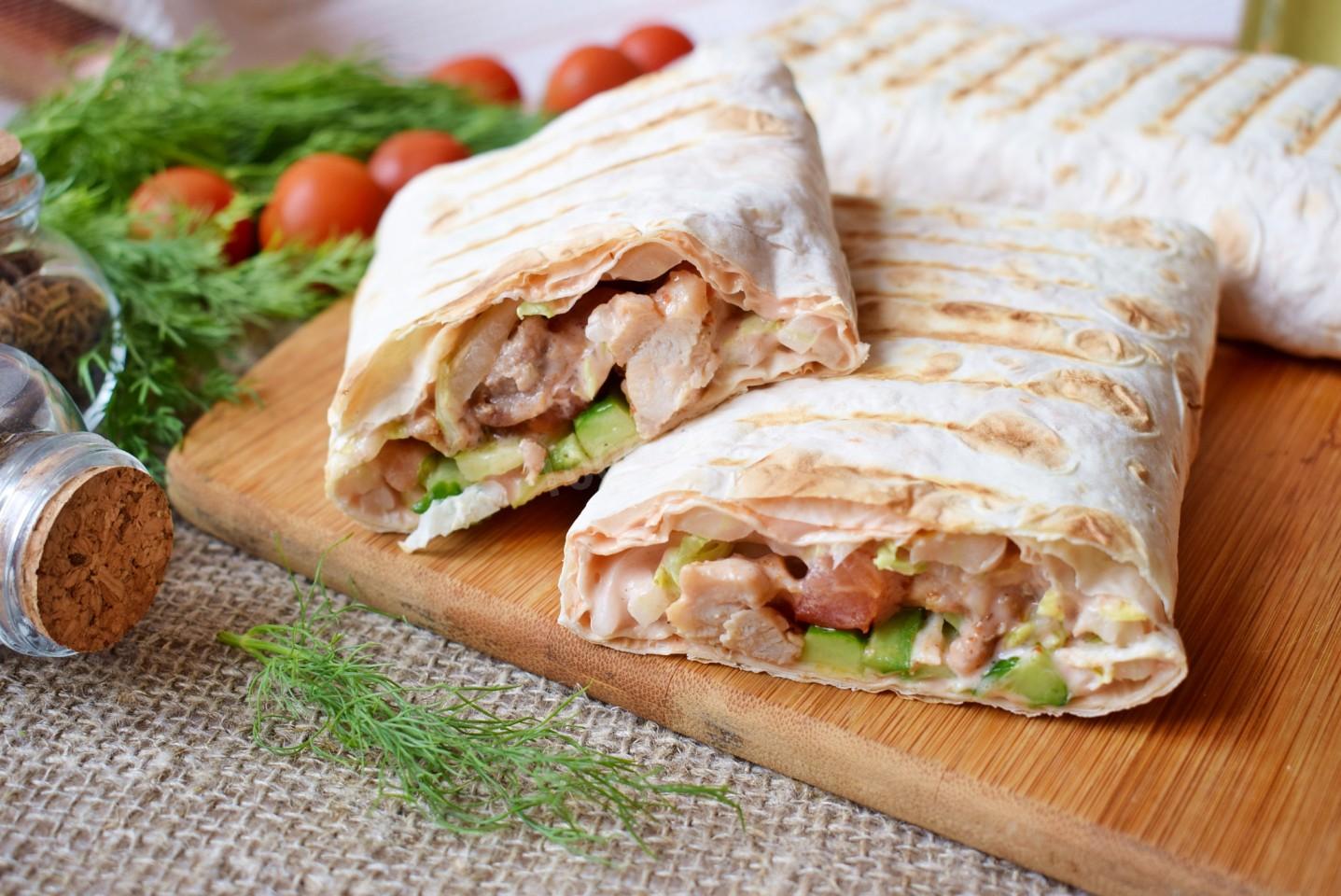 Кулінари поділились рецептом домашньої шаурми – бюджетний варіант