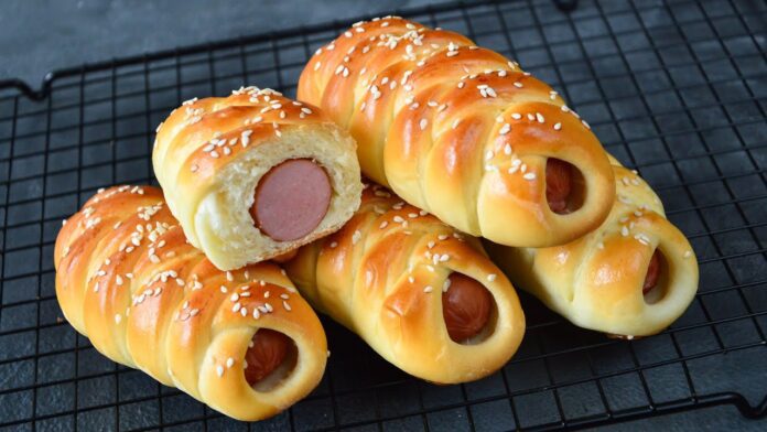 Сосиски в тісті по-новому - рецепти