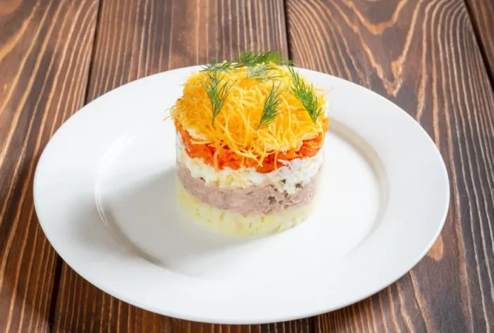 Смачний салат до столу