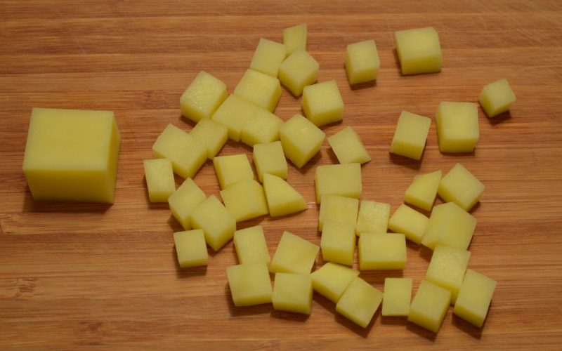 Нарізана кубиками картопля