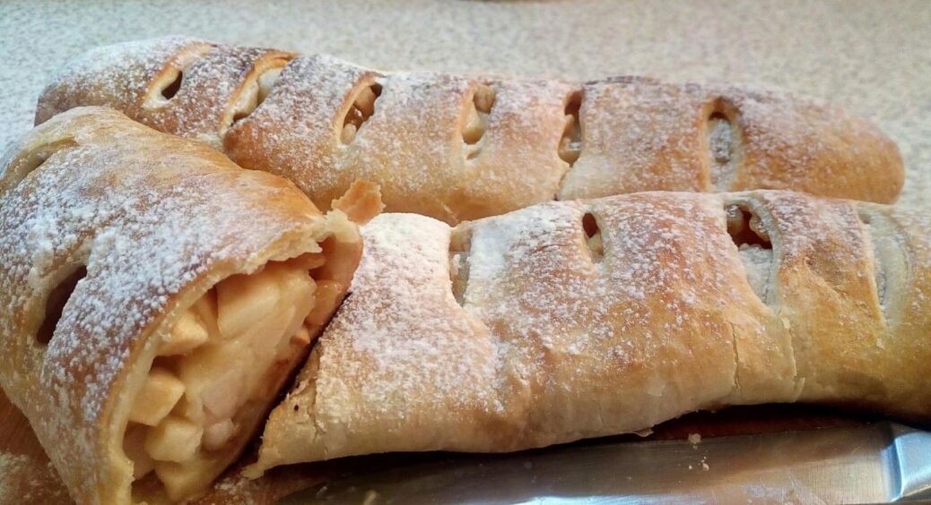 Готую за десять хвилин в мікрохвильовці: рецепт десерту до чаю з найпростіших інгредієнтів у холодильнику 