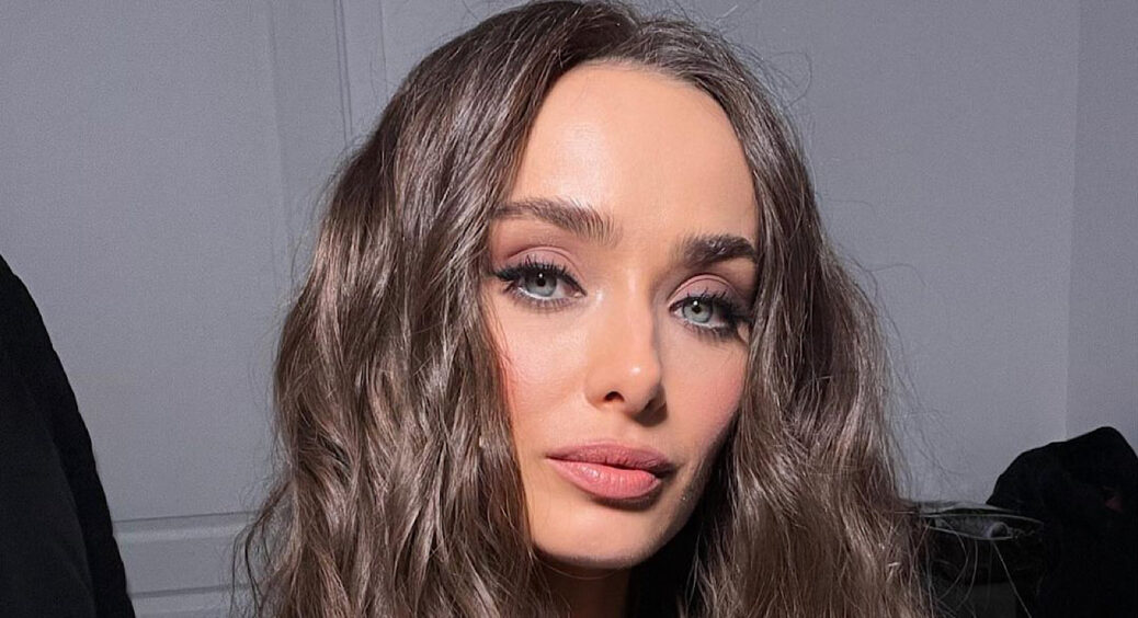 Холостячка Ксенія Мішина вперше показала свою матусю – допомагала виховувати сина Платона 