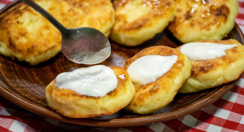 Від цієї страви всі будуть у захваті – найсмачніша альтернатива звичним дерунам: неймовірно ніжні зрази 