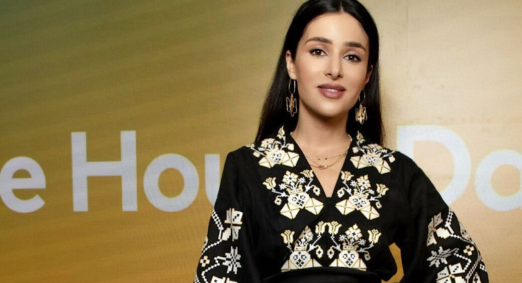 Злата Огнєвіч показала, з ким провела час на відпочинку у Буковелі: блакитноокий красень з гарною посмішкою 