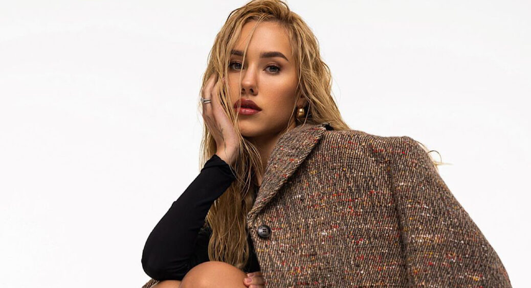 Як Квіткова виглядала до розлучення з Добриніним? Жіночі сукні змінила на прозору сітку: “Тіло шукає кохання” 