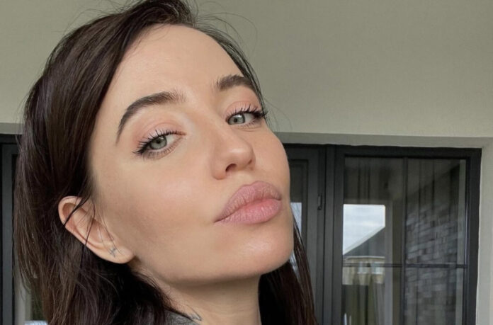 Надя Дорофєєва осоромилася на сцені