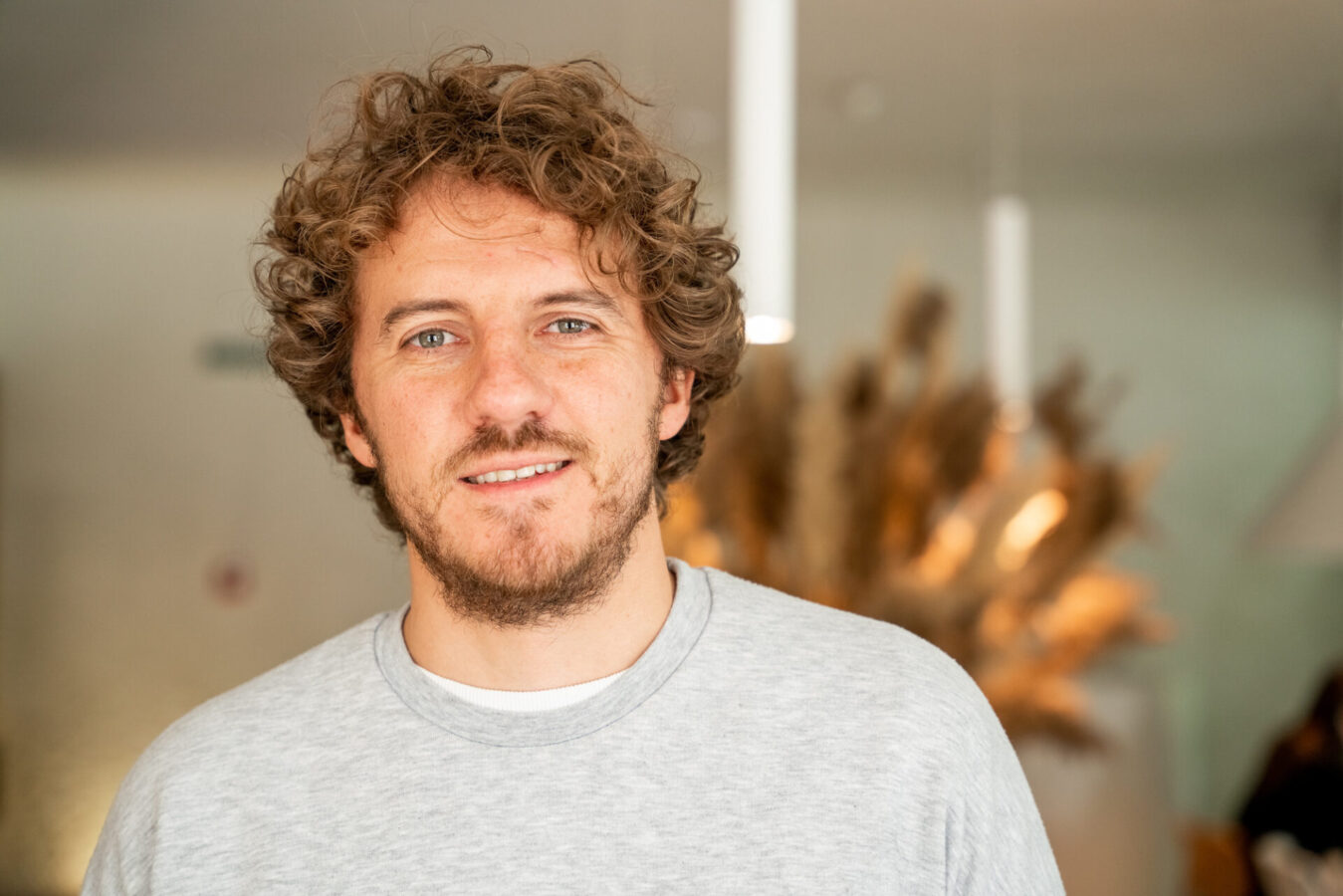 Євген Клопотенко показався без кучерів і фірмових вусів